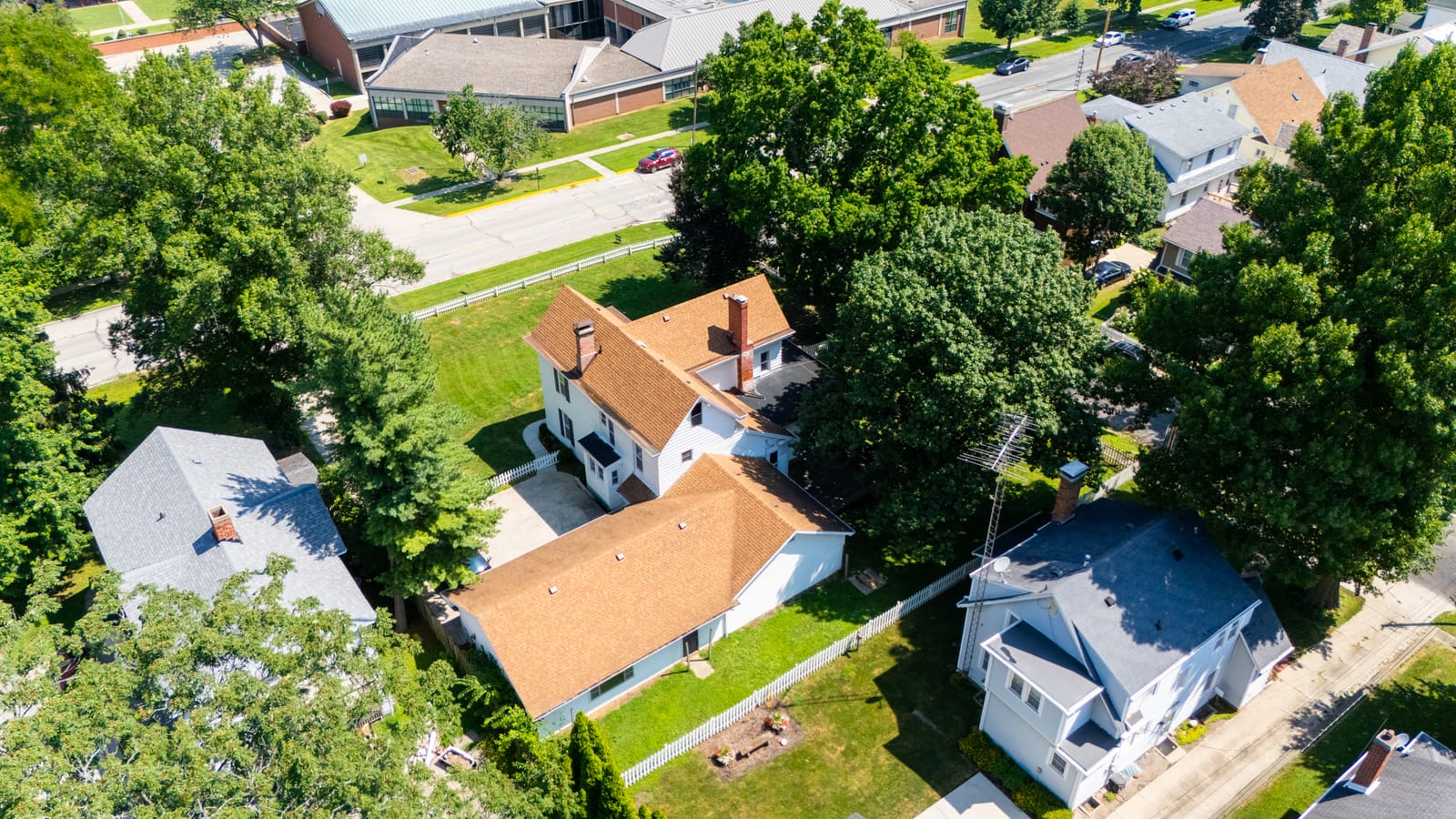 Aerial drone photo 04 of 1405 W College Ave, Jacksonville IL